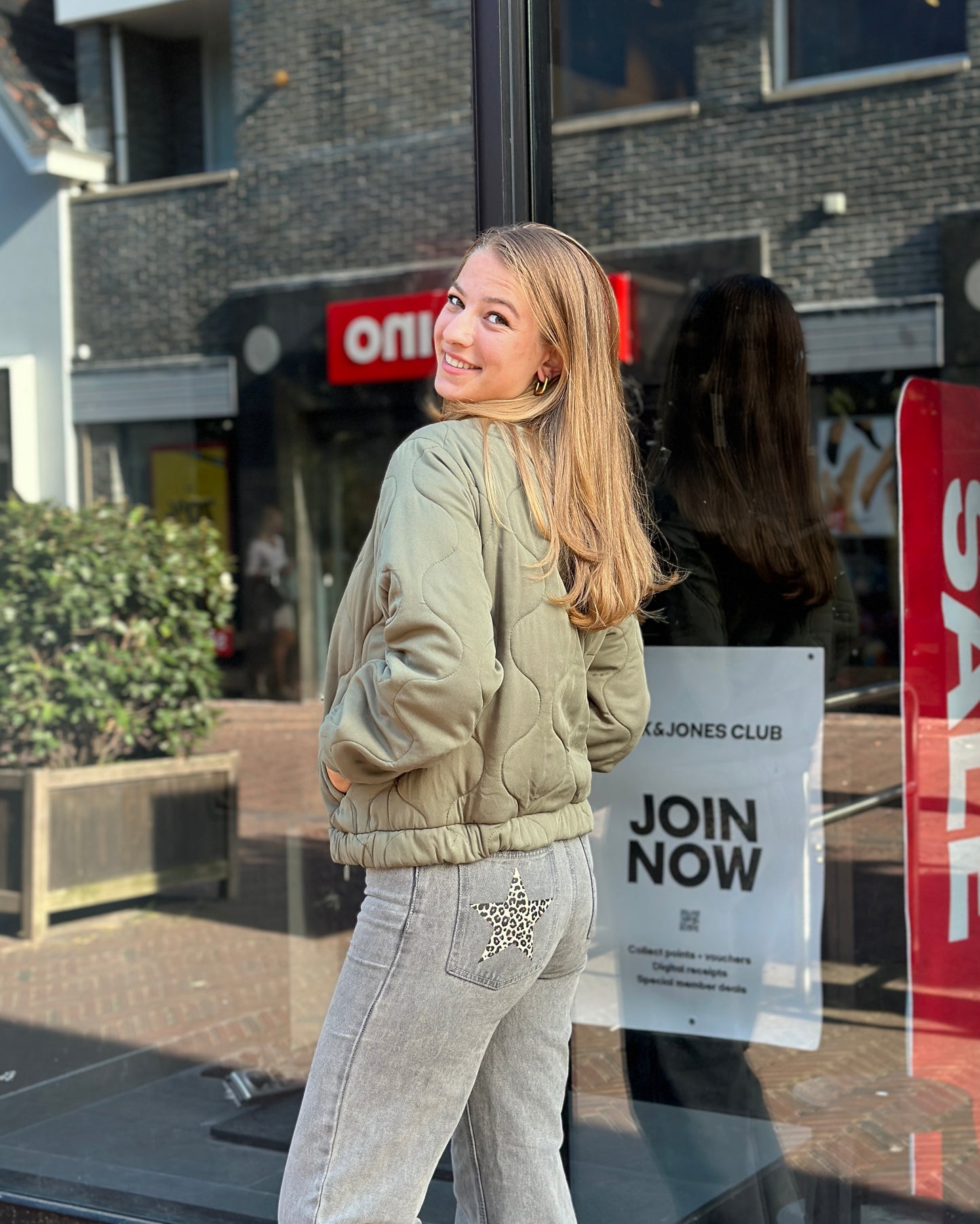 Bomberjack Anais Groen