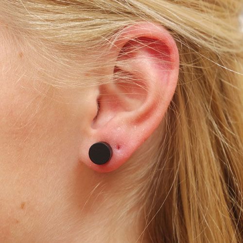 Black Stud Earrings 8.5mm